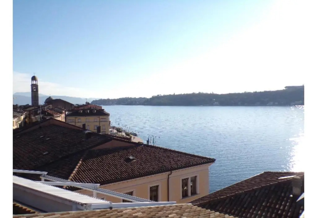 Laetitia Salo-historic Center Near Lake