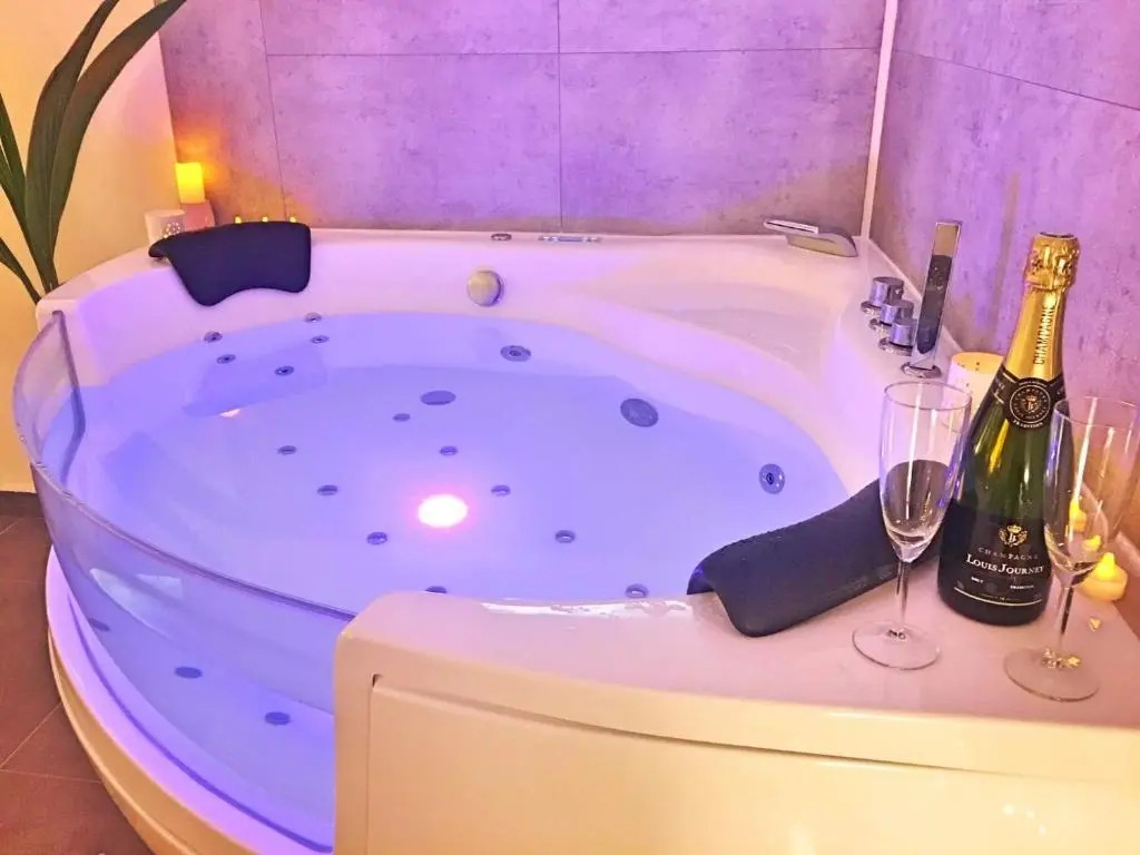 COSY & SPA Appartement luxe JACUZZI "Suite Diamant"