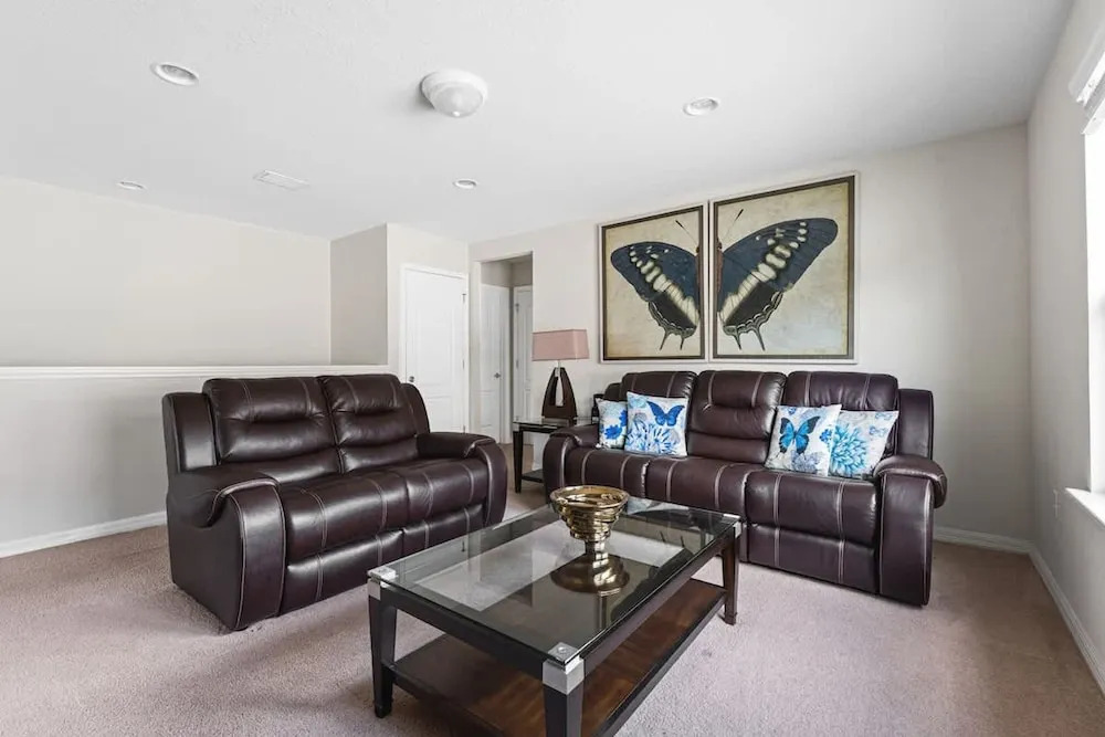 Pet Friendly Amazing 5 BR Sleeps 10 Ww2116