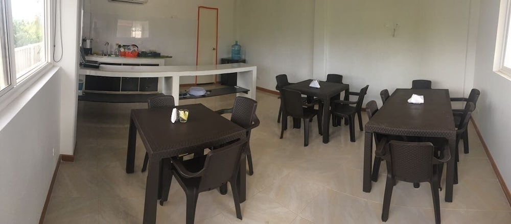 Victorias Gennie Bay Village Hostal