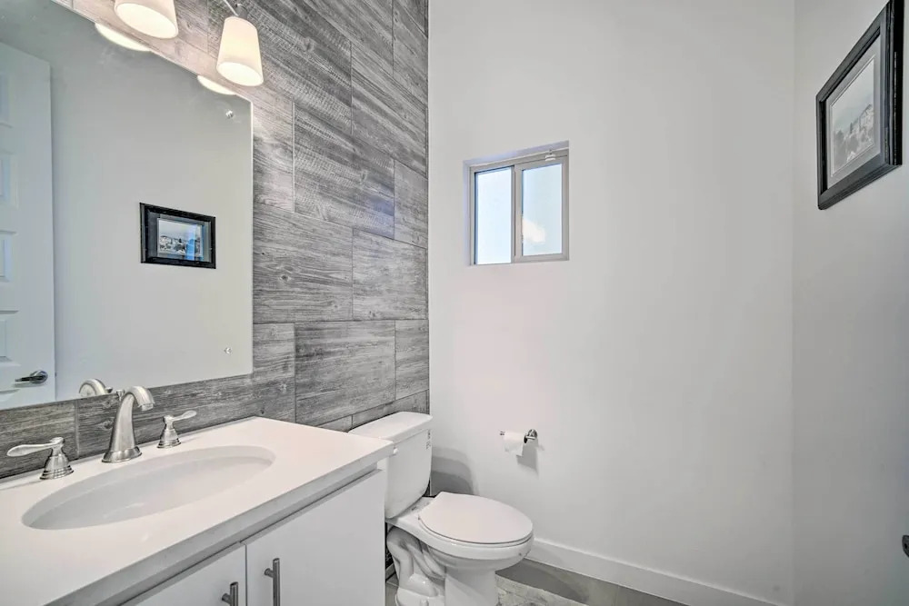 Upper Valley El Paso Home w/ Hiking Access On-site