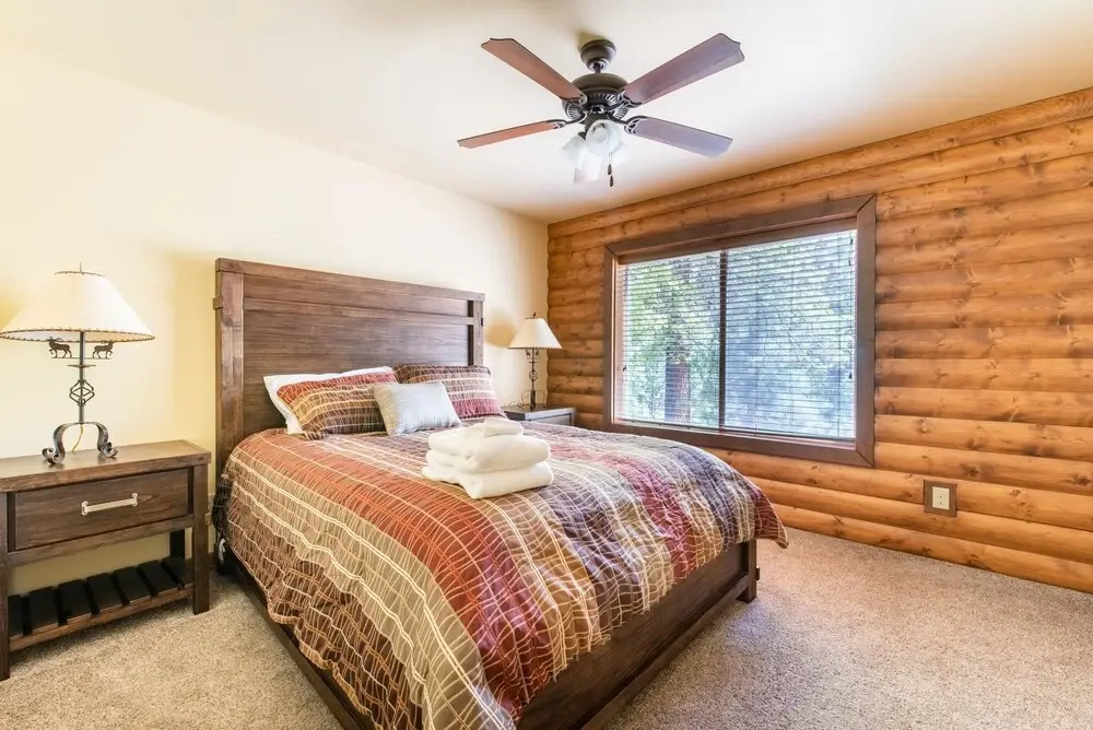48 - Whispering Aspen Lodge 3 Bedroom Home by Redawning