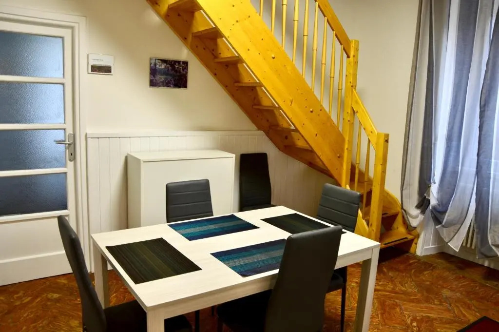 Casta House