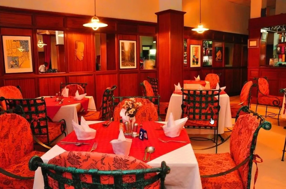 Mosa Court Suites