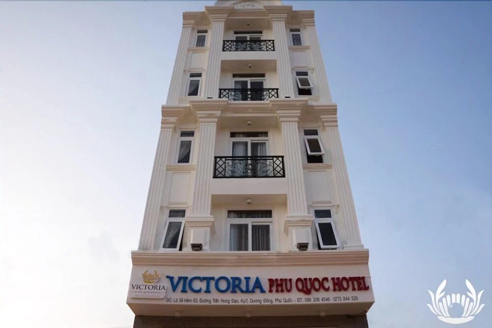 Victoria Phu Quoc hotel Beachfront Night market