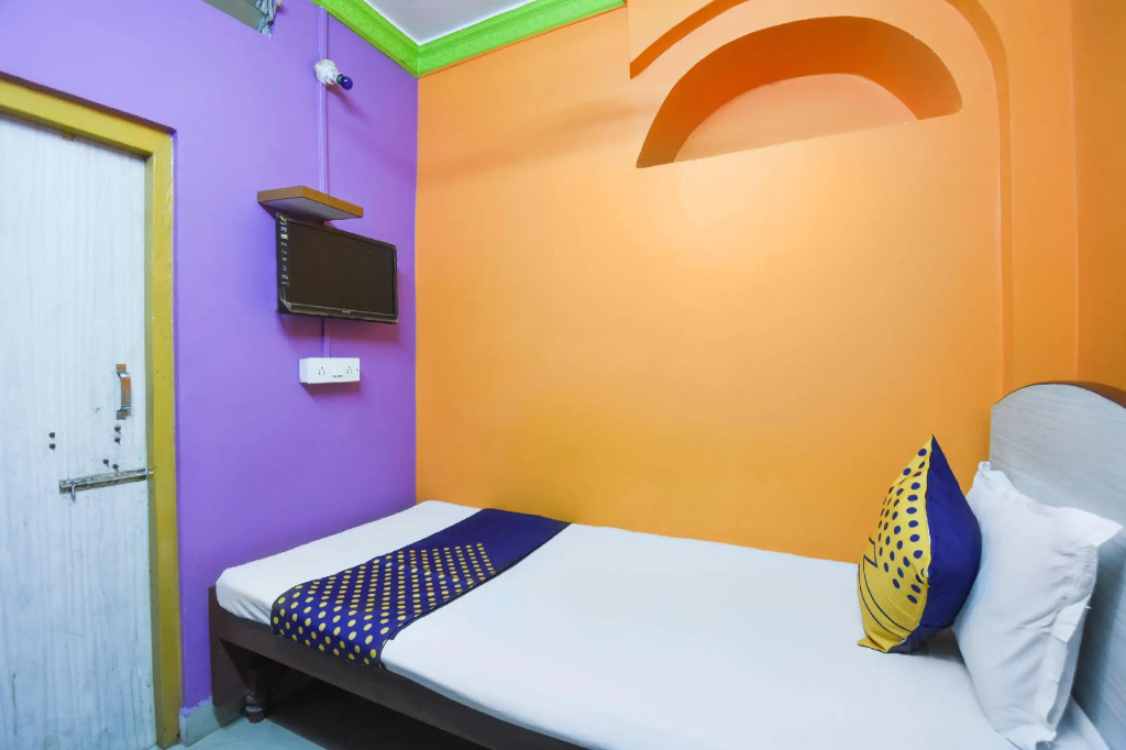 SPOT ON 67631 Maa Tara Guest House