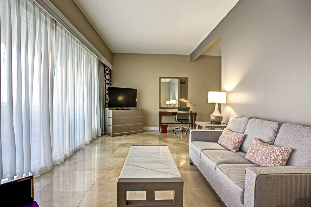 DoubleTree by Hilton Grand Hotel Biscayne Bay