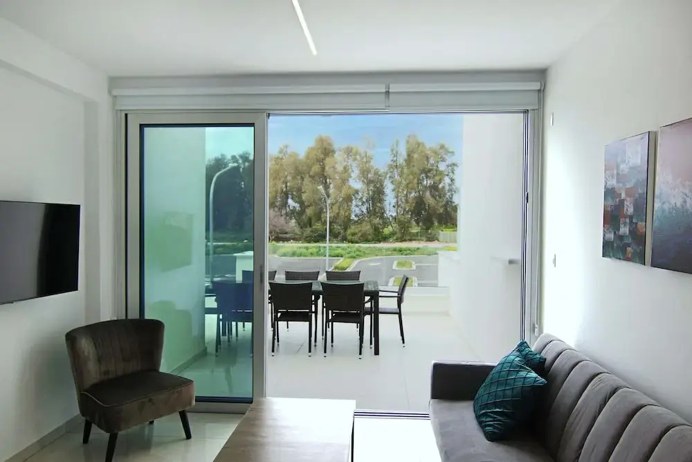 Phaedrus Living: Seaside Deluxe Flat Harbour 106