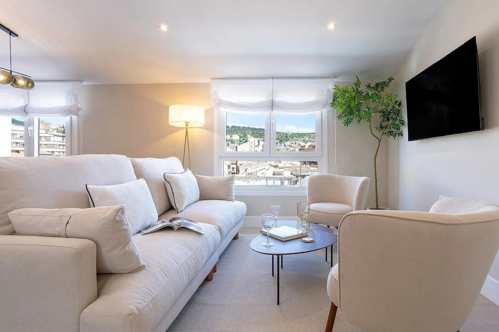 Exclusive Penthouse With Private Terrace in Granada San Anton 402