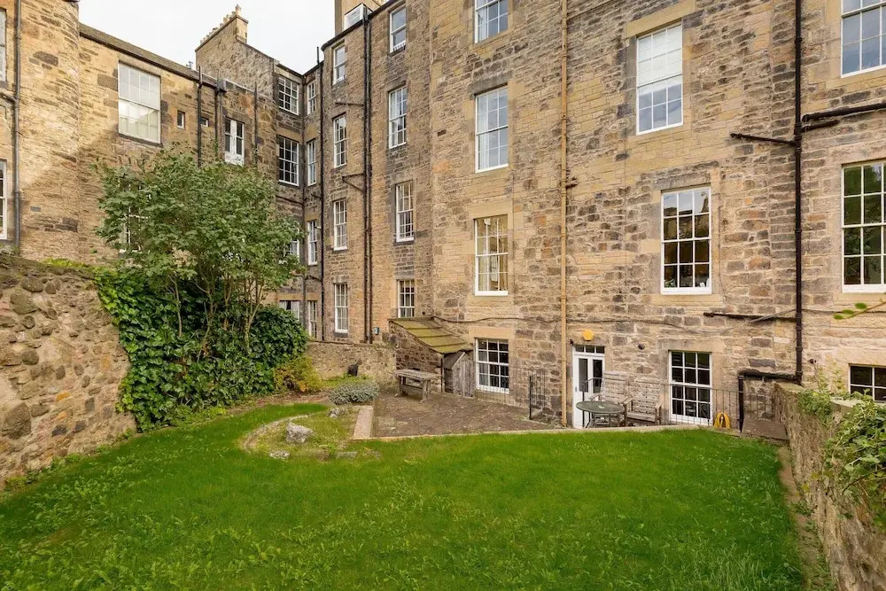 Classic Main Door Entry 2-bedroom New Town Apartment with Garden