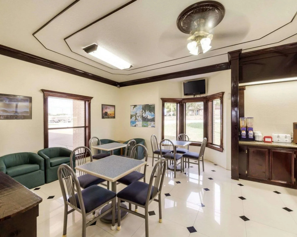 Three Rivers Executive Inn & Suites By OYO