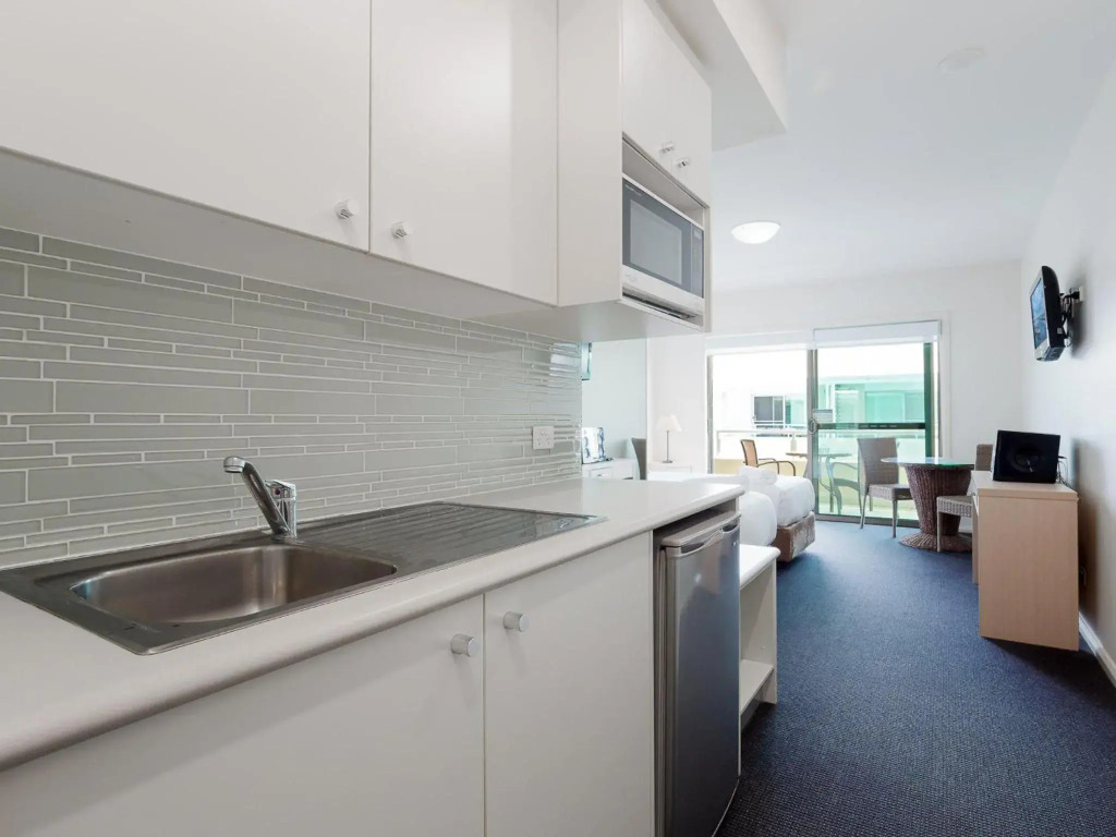 245 Pacific Blue 265 Sandy Point Rd air conditioned unit with resort facilities and linen supplied