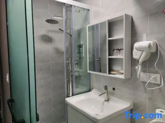 Tropical International Apartment (Guangzhou Baiyun Airport Qingtang Subway Station)