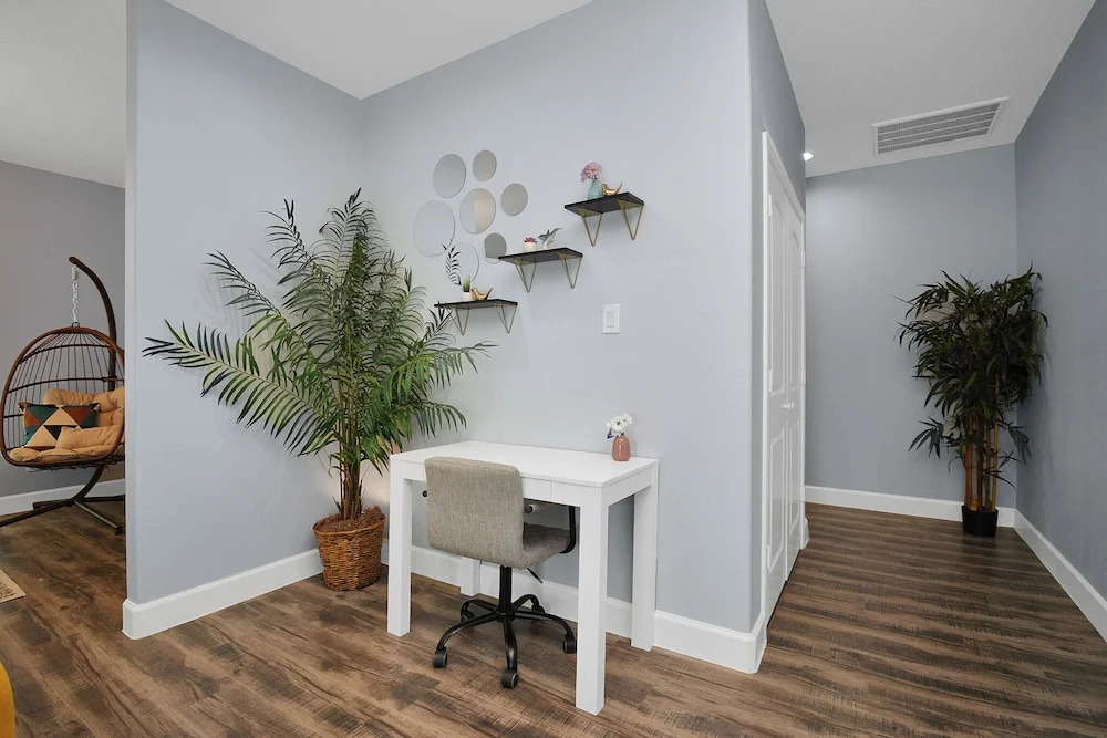 Cozy Retreat Near NRG Stadium, Free parking, Wi Fi