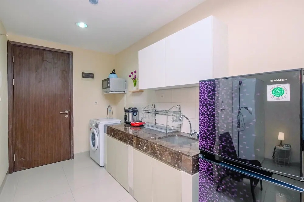 Nice And Elegant Studio Apartment At Nine Residence