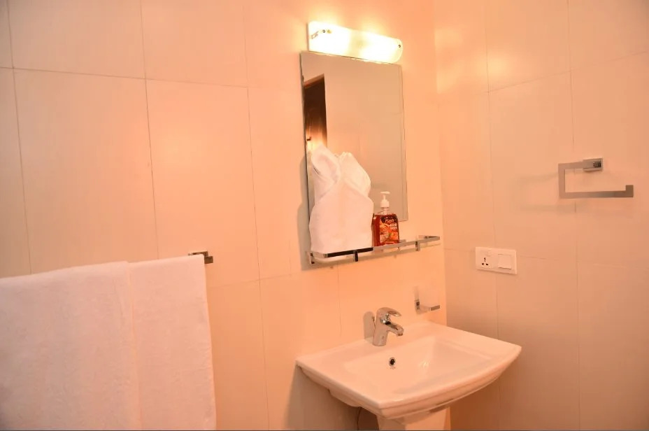 Lochana Beach Hotel