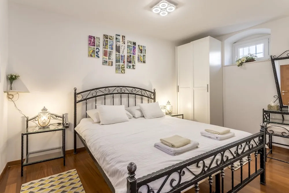 Apartments and Rooms Villa Erede