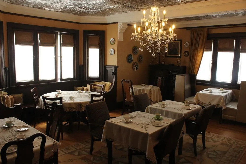 Grey Gables Inn