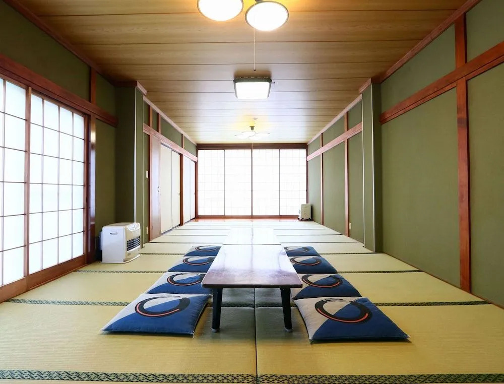 Sports Inn Aoyama Dori