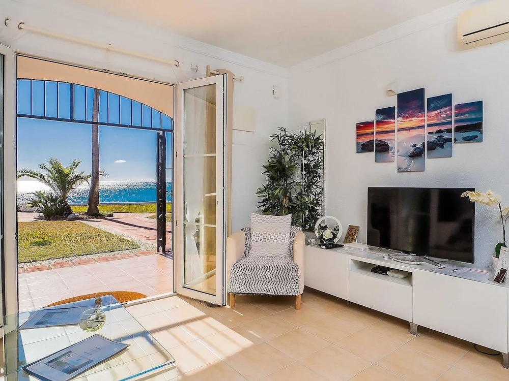Dona Lola Macarena - Beautiful Beach front House with impresive sea views only few metters to the beach cs120