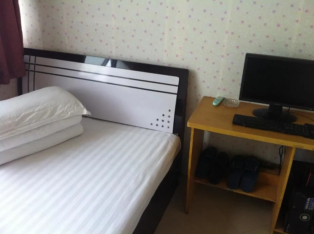Yueliangwan Fashion Hostel