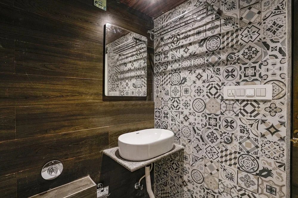 Fabhotel Peralz