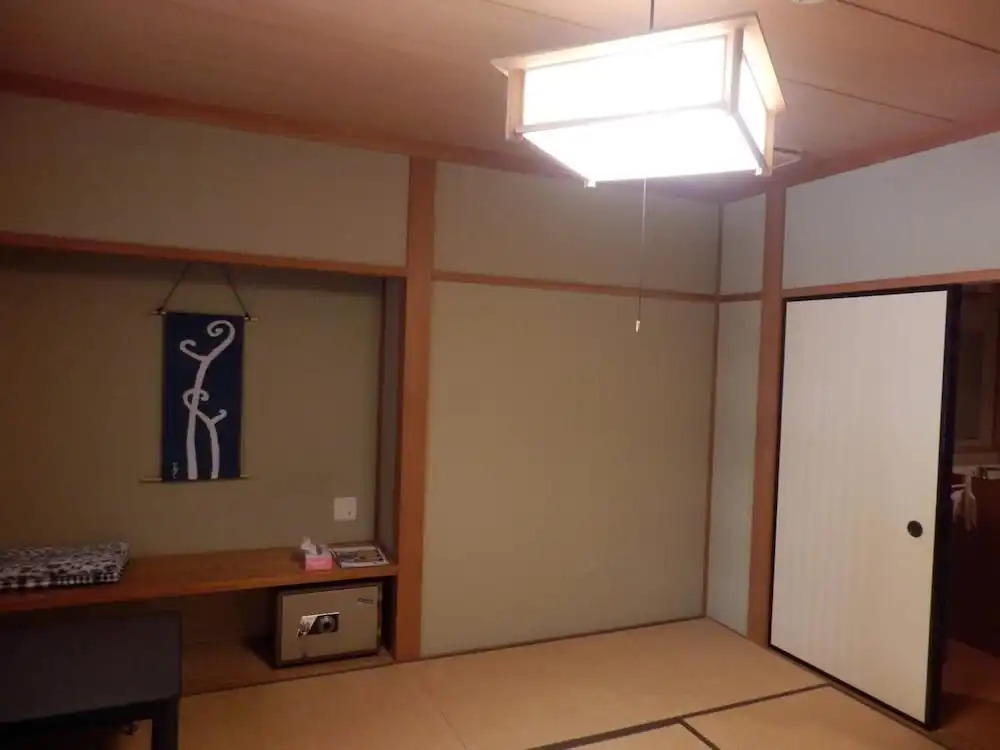 Yuwaku Guesthouse - Hostel