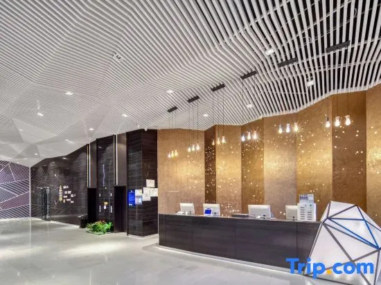Kelly · N&M Hotel (Guilin North High-speed Railway Station)