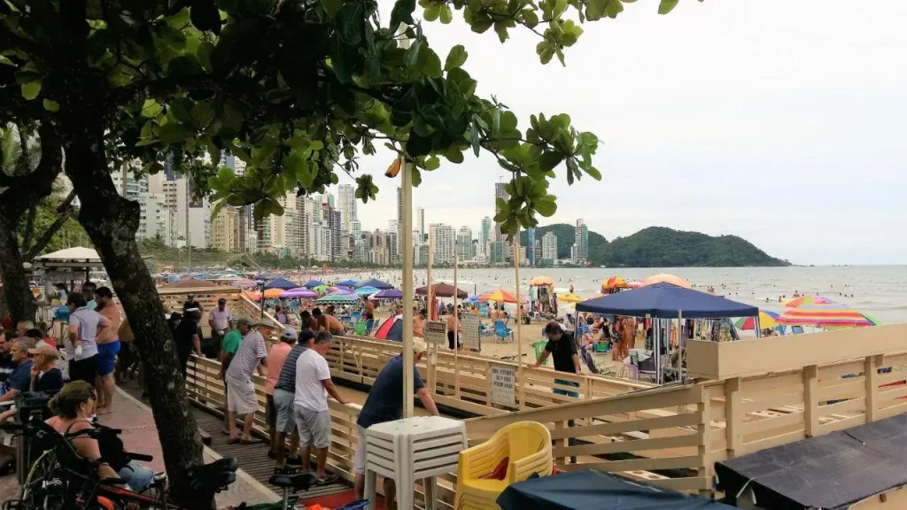 Lindo Ap 2 quartos 100m praia Av Brasil