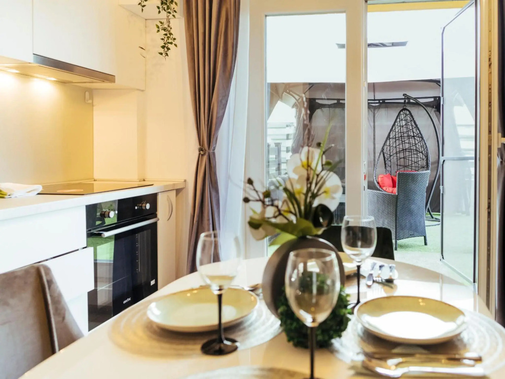 Cozy Special Pallady Apartament with Heated Courtyard