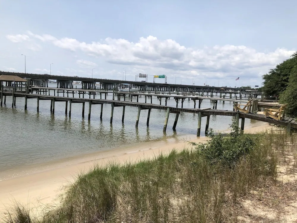 Harbor Delight On The Bay - Private Sandy Beach! 4 Bedroom Home by RedAwning