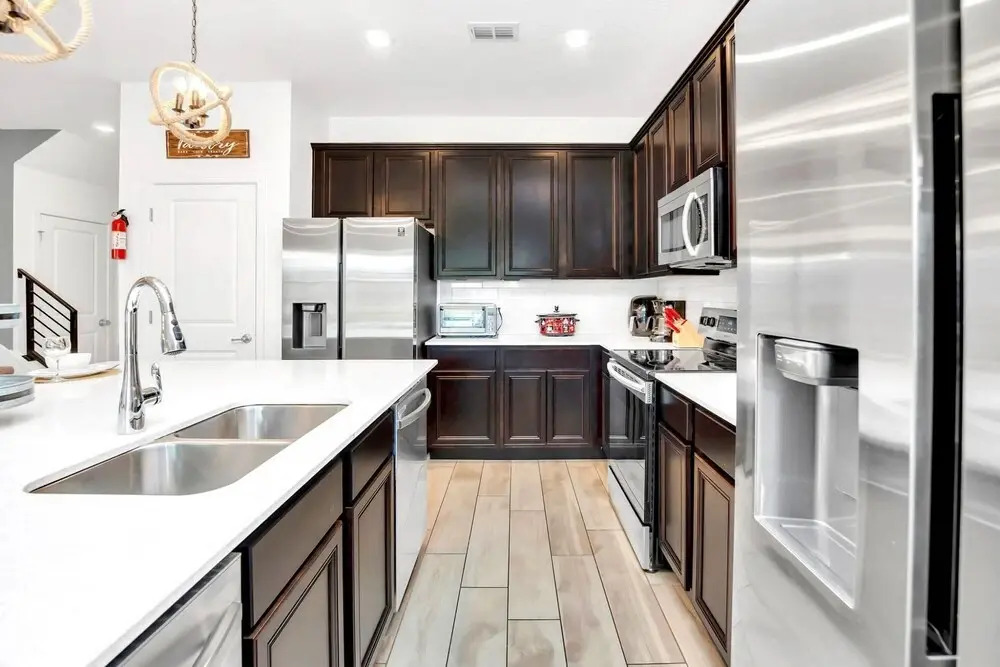 9BR Family Home w Pool Hot Tub- Near Disney