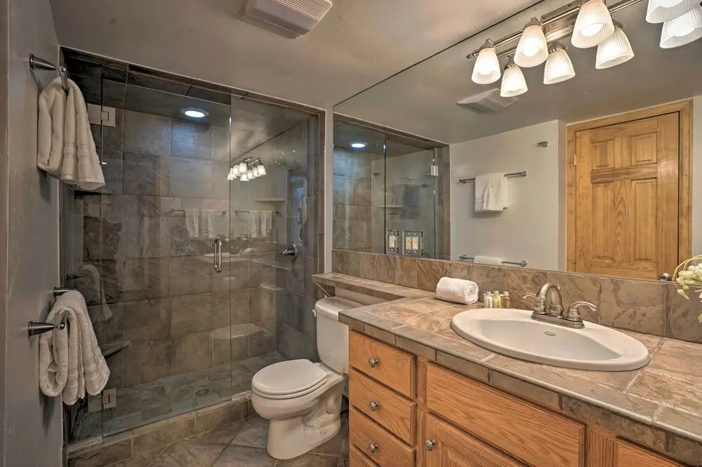 Ski Lovers Studio w/ Easy Pool + Hot Tub Access!