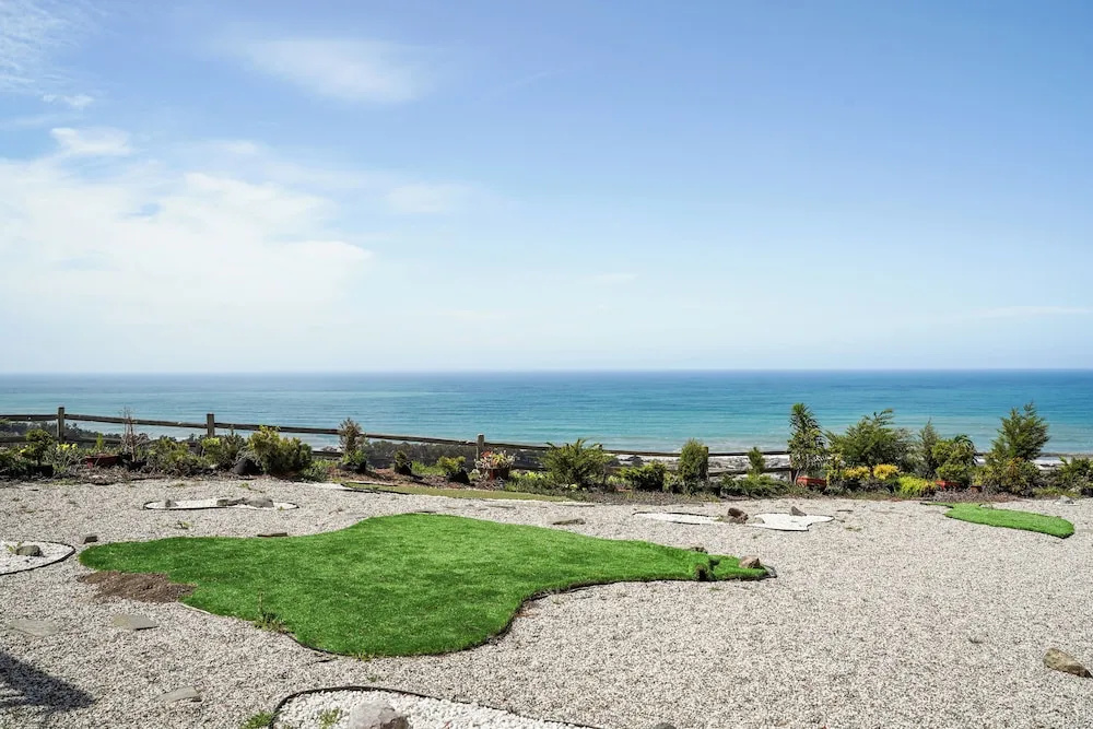 Oceanview 2BR 1Bath Balcony Sunset Views