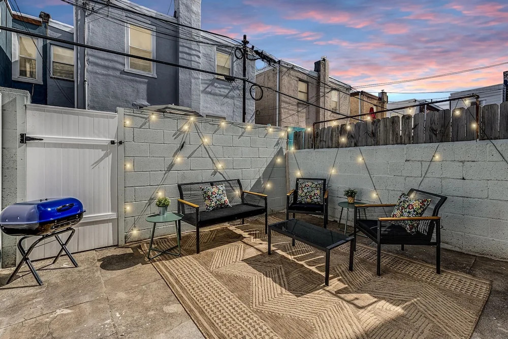 Stylish Near Stadiums & Nightlife Game Room