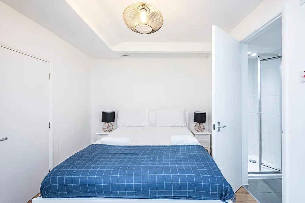 Stunning Oxford Street Apartments