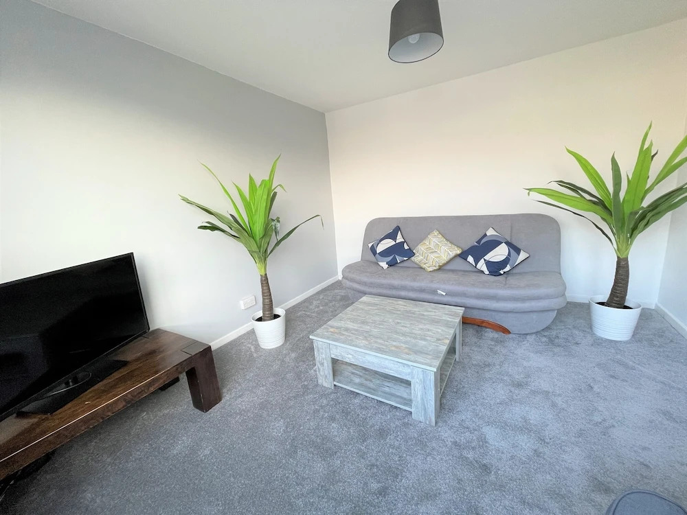 Bright & Airy 3BR Home with Parking
