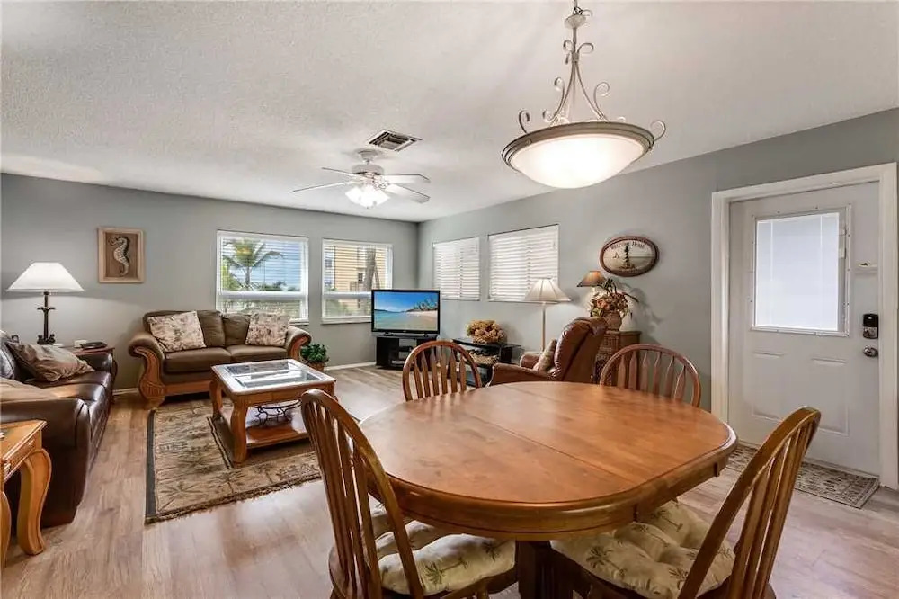 Seahorse 2, 2 Bedrooms, Sleeps 6, Heated Pool, Pet Friendly