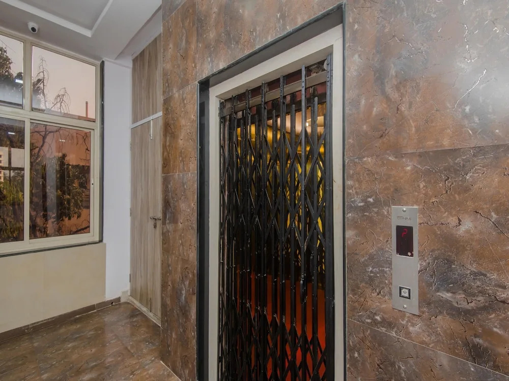 Super Hotel O Divine Residency Near Phoenix Marketcity