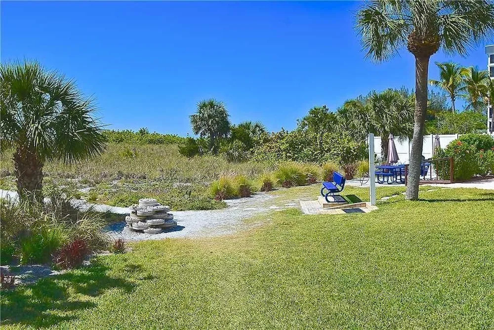 Bay Tree Club 106 - Two Bedroom Condo