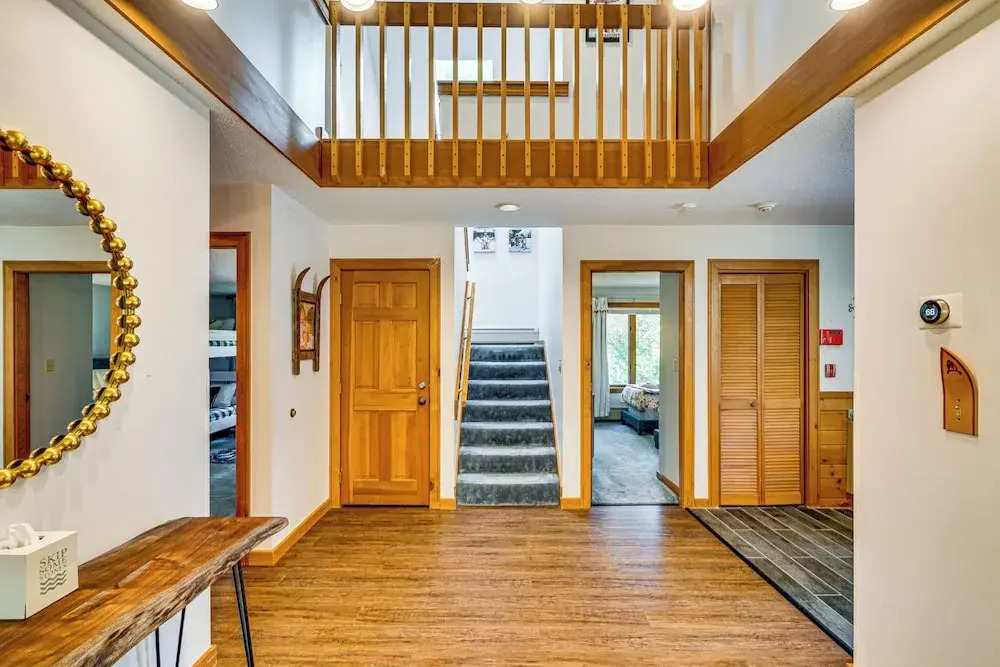 6 Mi to Okemo! Family Townhome in Lakeside Resort