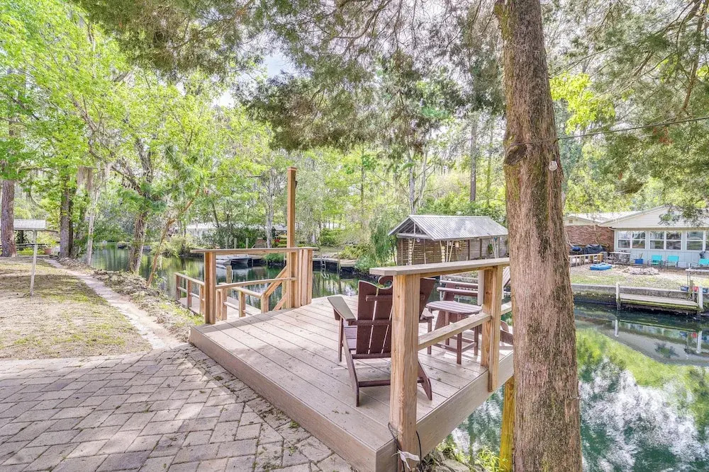 Decks, Docks & Kayaks: Waterfront Homosassa Gem