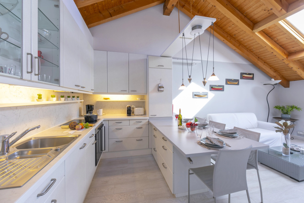 Blu Lake Apartment on Ghiffa Beach