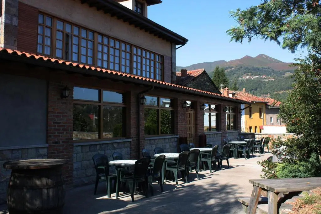 La Casona De Entralgo