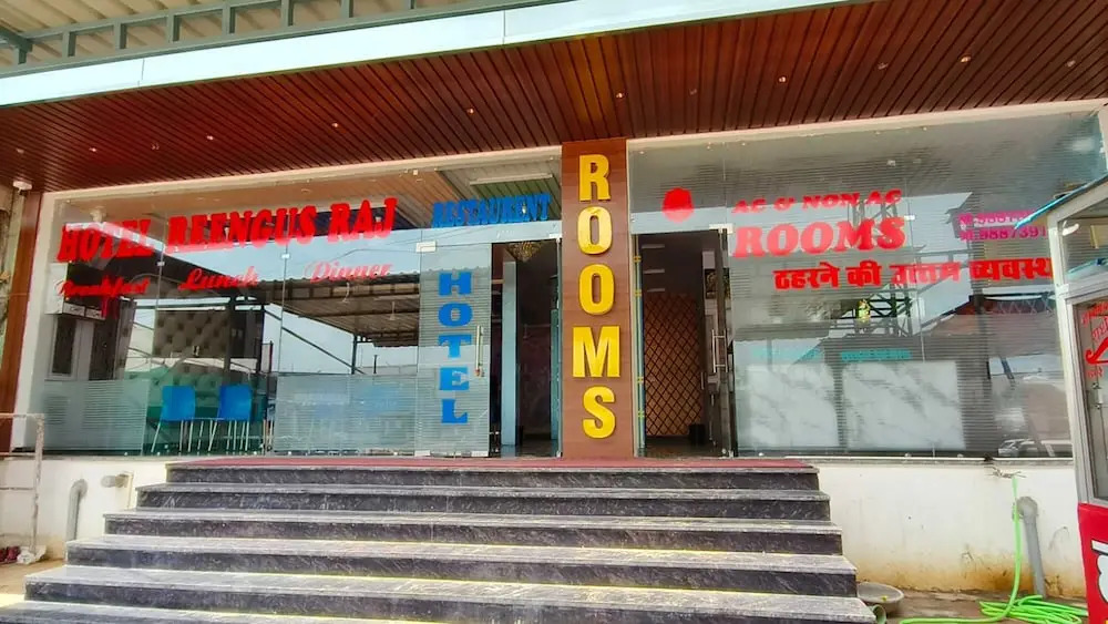 Hotel Reengus Raj