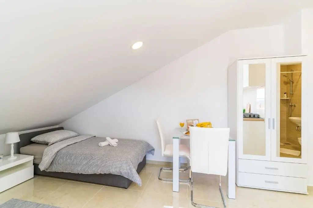 Apartments Šmanjak