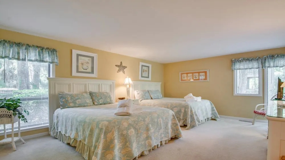 7813 Centre Court 2 Bedroom Villa