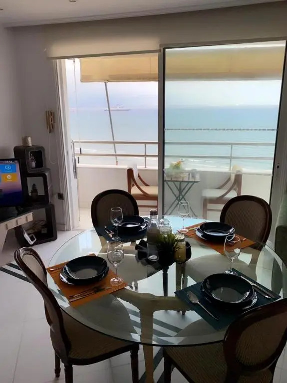 Larnaca Room, 50m to the Finikoudes beach