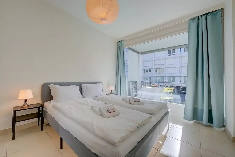 City Lake Apartment
