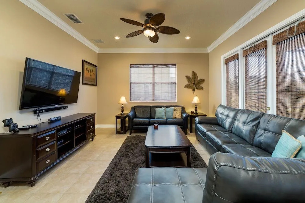 Paradise Landing 4 Bed 4 Bath Home Pool Home by RedAwning